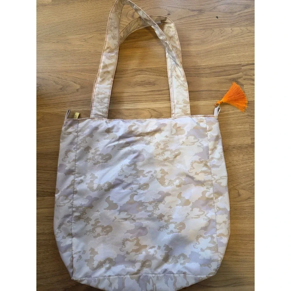 JuJuBe Be Light tote bag in the 